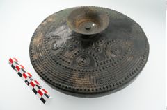 Foto von Bronzedeckel (NHMW-PRAE-025276)